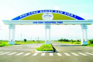 Chăm sóc cây xanh tại KCN Hàm Kiêm