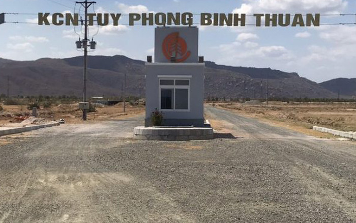 cắt cỏ KCN Tuy Phong